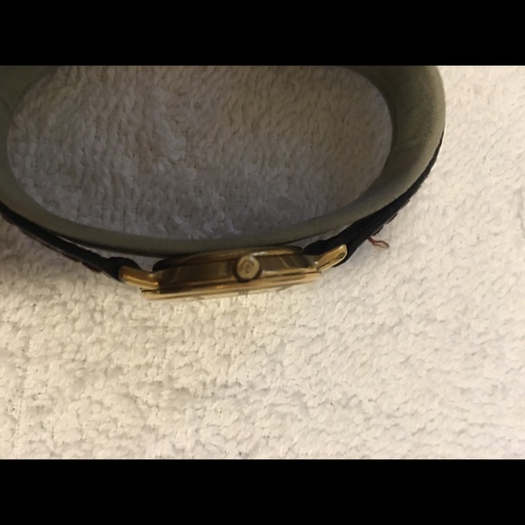 Woman Gucci Watch - Picture 6 of 11